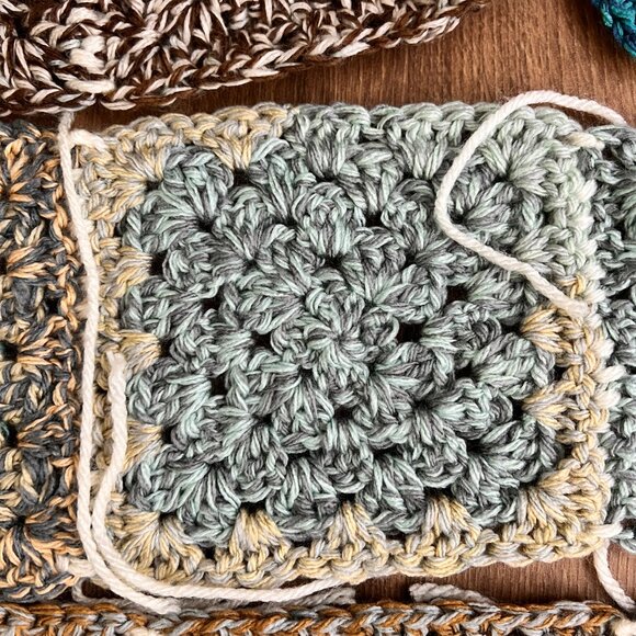 Blue Tan Crochet Quilt Fiber Yarn and Square Starter Lot - Picture 10 of 16